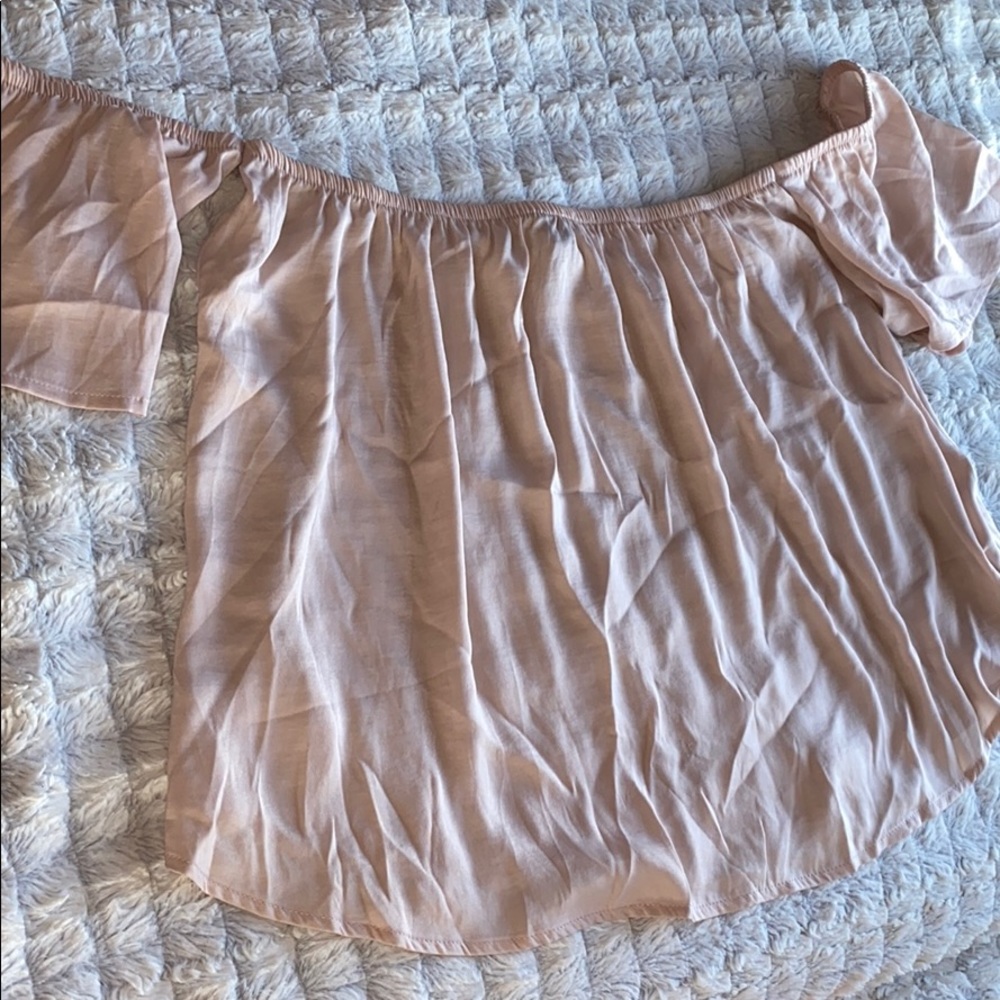 AE off the shoulder loose fitted top